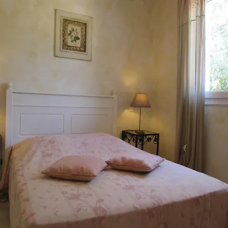 Three-bedroom Holiday Marine 07