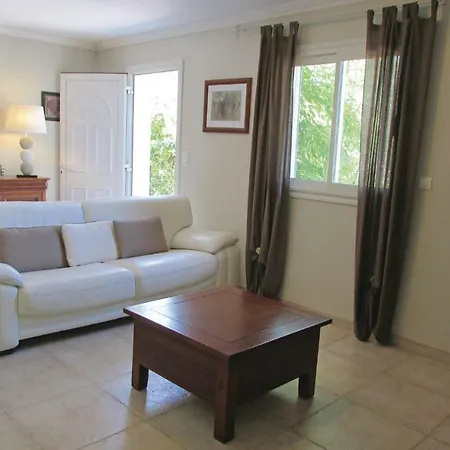 Casa de Férias Three-bedroom Holiday Marine 07 *